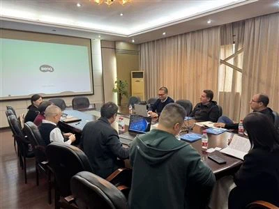 Tým Vista Hydraulics navštívil naši společnost za účelem kontroly a výměny a zkoumání nových příl...